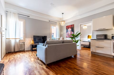 Apartment | Living area | Flat-screen TV
