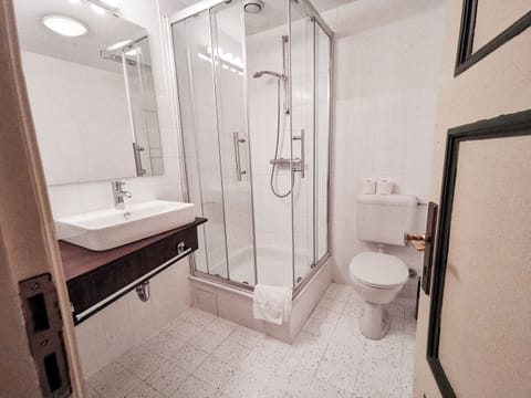 Single Room, Private Bathroom | Bathroom