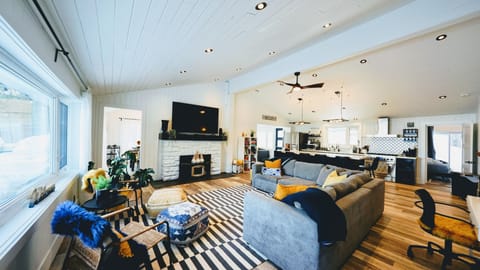 Open concept entertaining!