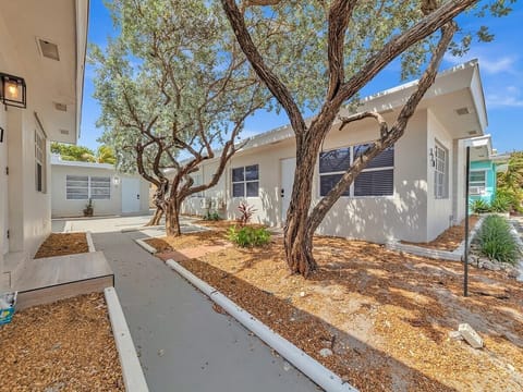 Studio (1 Bedroom) | Front of property