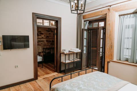 Gallery Studio Suite | Free WiFi, bed sheets