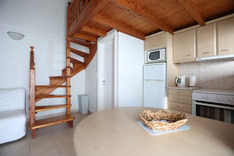 Superior Quadruple Room, Non Smoking, Sea View | Individually decorated, individually furnished, desk, laptop workspace