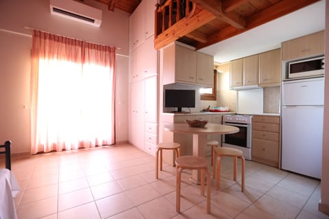 Deluxe Quadruple Room, Non Smoking, Sea View | Individually decorated, individually furnished, desk, laptop workspace