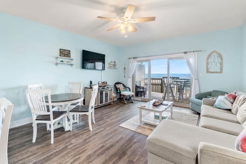 SWK10: Sea-Eye-Eh? | Great Room
