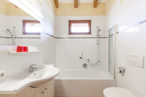 Junior Suite | Bathroom | Hair dryer, towels