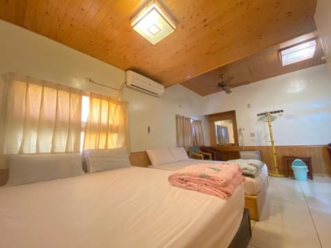 Basic Quadruple Room | Free WiFi