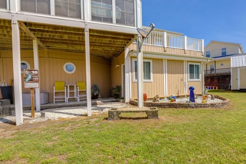 Sneads Ferry Vacation Rental | Studio | 1BA | 1 Step to Access | 598 Sq Ft