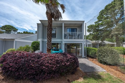 Welcome to "Sandpiper on the Golf '! True beach resort!