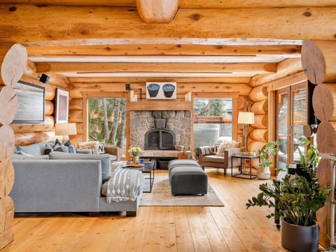 Large living area that feels like home