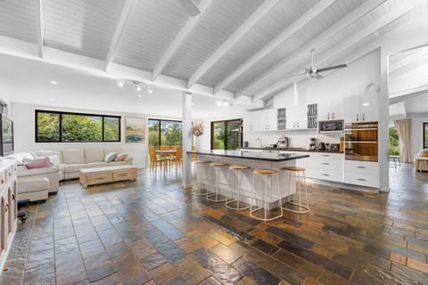 Kitchen and Living (1)