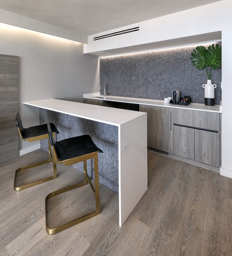 Pines Corner Penthouse Suite (Recently Renovated) | Private kitchen | Coffee/tea maker, eco-friendly cleaning products