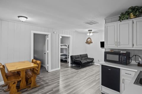 Duplex | WiFi (free), bed sheets