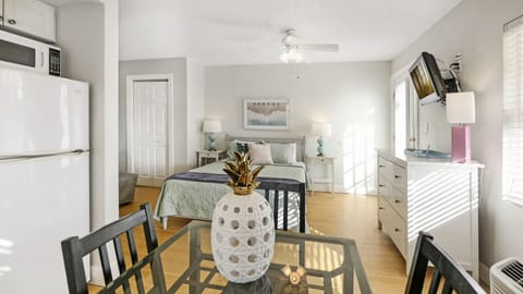 #6 Family Studio | Egyptian cotton sheets, premium bedding, memory foam beds