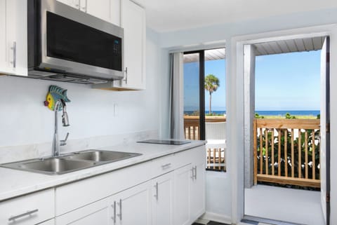 Superior Studio Suite, Multiple Beds, Ocean View, Beachfront | Private kitchen | Full-size fridge, microwave, stovetop, coffee/tea maker