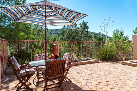 Mountain Lilac is a cozy 2BD condo in the heart of West Sedona
