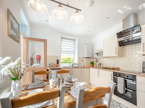 Kitchen/diner | Glanllyn, Betwys-y-Coed