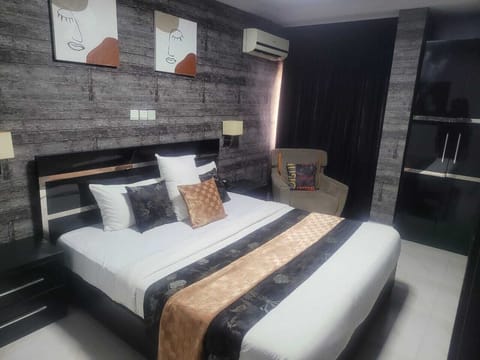 Basic Single Room | In-room safe, individually decorated, individually furnished, desk