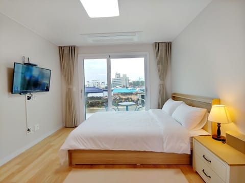 15PY Suite | Free WiFi