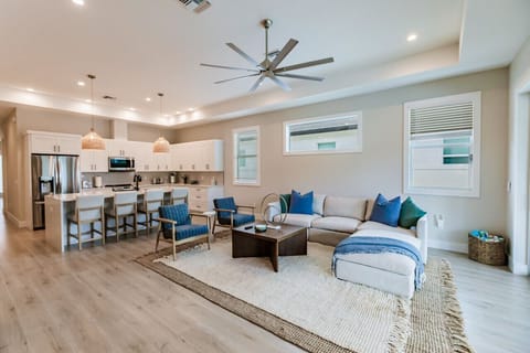 Living Room, Smart TV, Sonos Sound System.