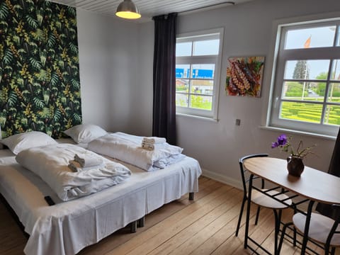 City Apartment | Iron/ironing board, free WiFi