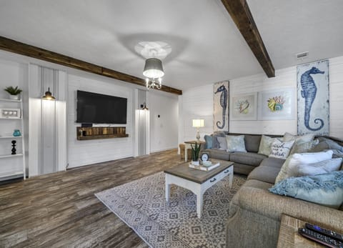 Relax and Unwind in Your Cozy Coastal Getaway - Bask in the Charm and Comfort of Our Farmhouse-Style Santa Rosa 30A Beach Retreat, Complete with a Relaxing Living Room Space, Perfect for Movie Nights and Chill Time. Enjoy TV with Dish Network
