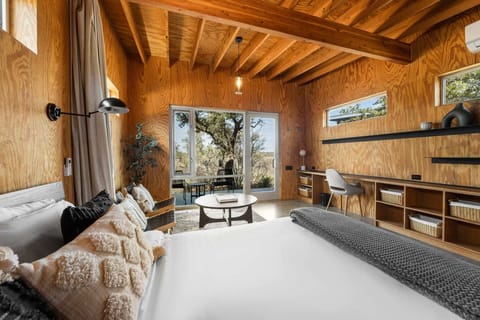 House | 5 bedrooms, individually decorated, individually furnished