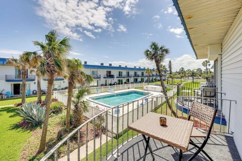 Ormond Beach Vacation Rental | 2BR | 2BA | 1,184 Sq Ft | Stairs Required