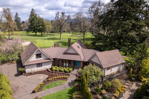 Welcome to Fairway View Retreat! Please enjoy this one of a kind rental in the heart of Eugene, OR.