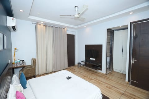 Deluxe Double Room | Free WiFi