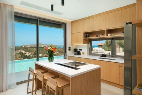 Fully equipped kitchen with modern appliances!