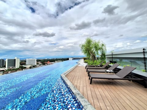 Rooftop pool
