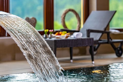Indoor pool, sun loungers