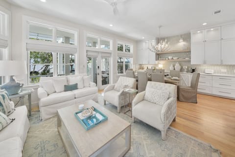 House, 3 Bedrooms | Living area | Smart TV