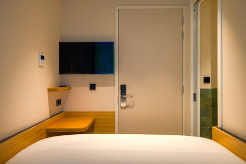 Standard Room | Premium bedding, iron/ironing board (on request), WiFi (free)