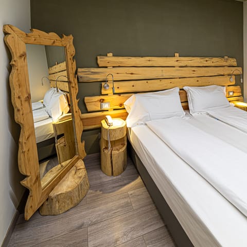 Comfort Double or Twin Room | Down comforters, free WiFi, bed sheets, wheelchair access