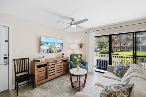 Beachwood Villas 14D Living Room
