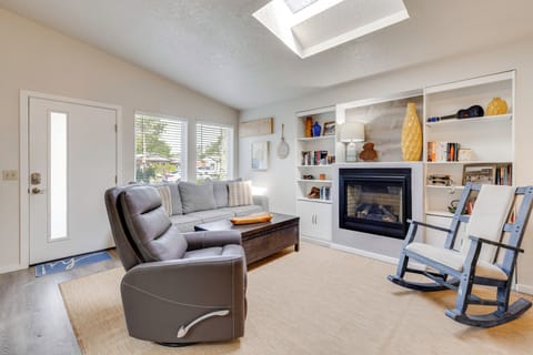 Seaside Vacation Rental | 2BR | 2BA | 850 Sq Ft | Stairs Required to Enter