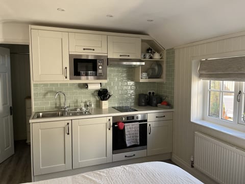 Traditional Cottage, Ensuite (Little Smithy) | Shared kitchen