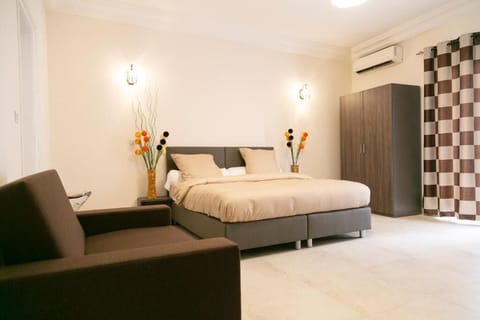 Premium bedding, pillowtop beds, desk, blackout drapes