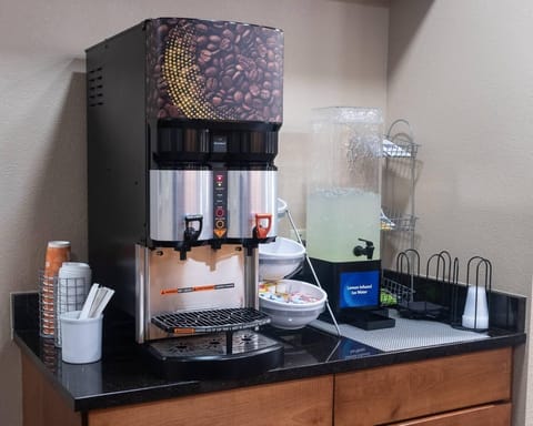 Free buffet breakfast on weekdays