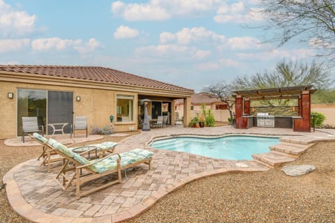 Phoenix Vacation Rental | 2BR | 2.5BA | Step-Free Access | 1,690 Sq Ft