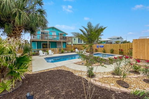 Welcome to Salty & Sandy (Upstairs)!