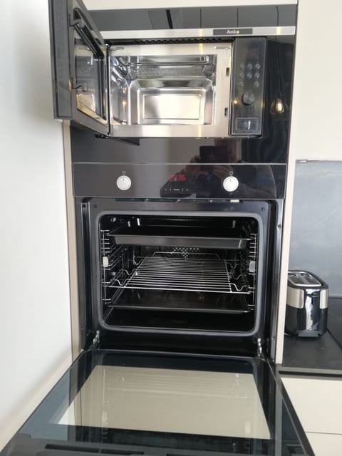 Exclusive Apartment, Non Smoking, Balcony | Private kitchen | Full-size fridge, microwave, oven, stovetop