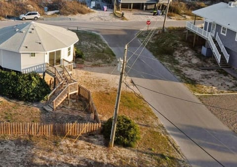 Round the Corner - 1301 North Shore Dr