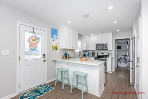 Kitchen with Eat-In Seating