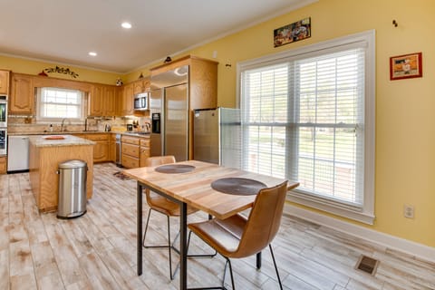 Additional Dining Area