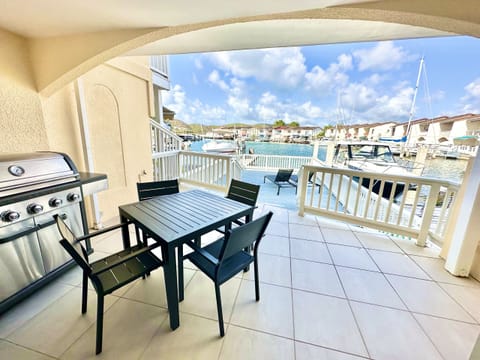 Patio and sundeck villa in Jolly Harbour 