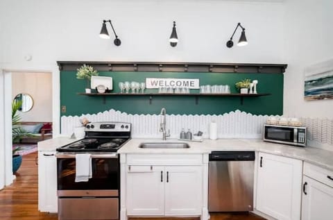 Well-equipped kitchen 