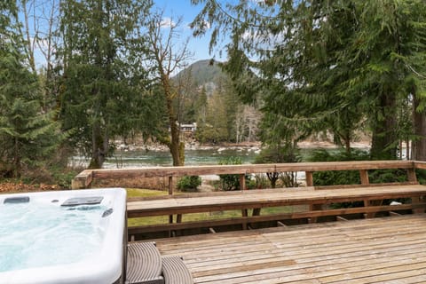Welcome to Bowman's Beach Cottage!