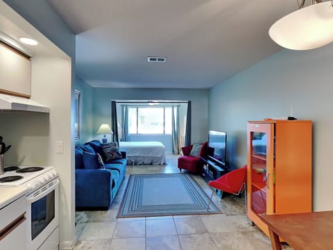 Welcome to Sunset Harbor #2-204 - Latitude Adjustment